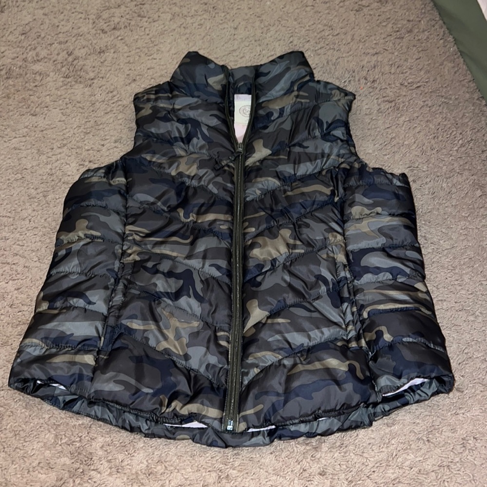 SO camo vest